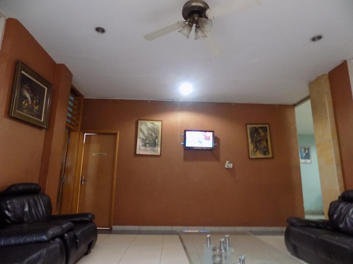 Aponye Hotel Kampala Luaran gambar