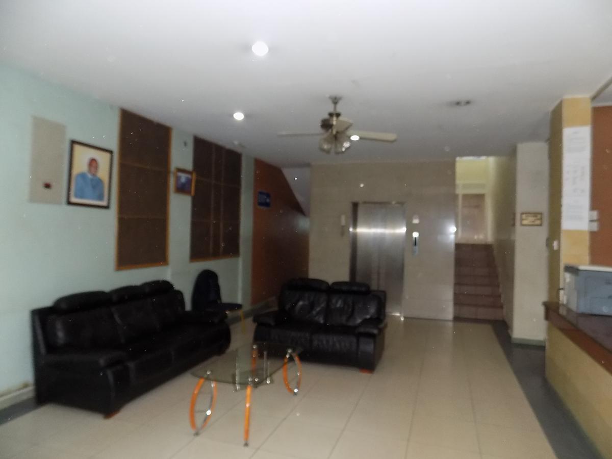 Aponye Hotel Kampala Luaran gambar