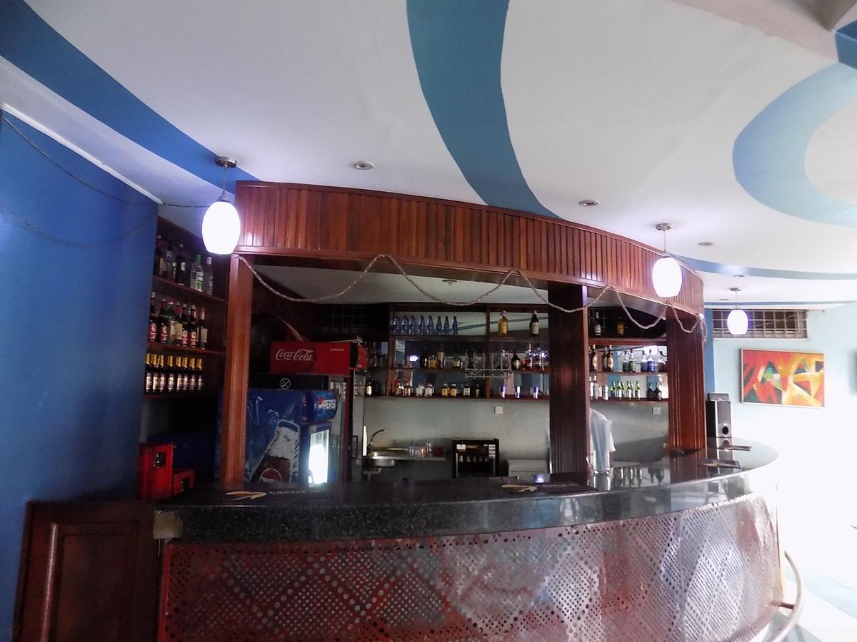 Aponye Hotel Kampala Luaran gambar