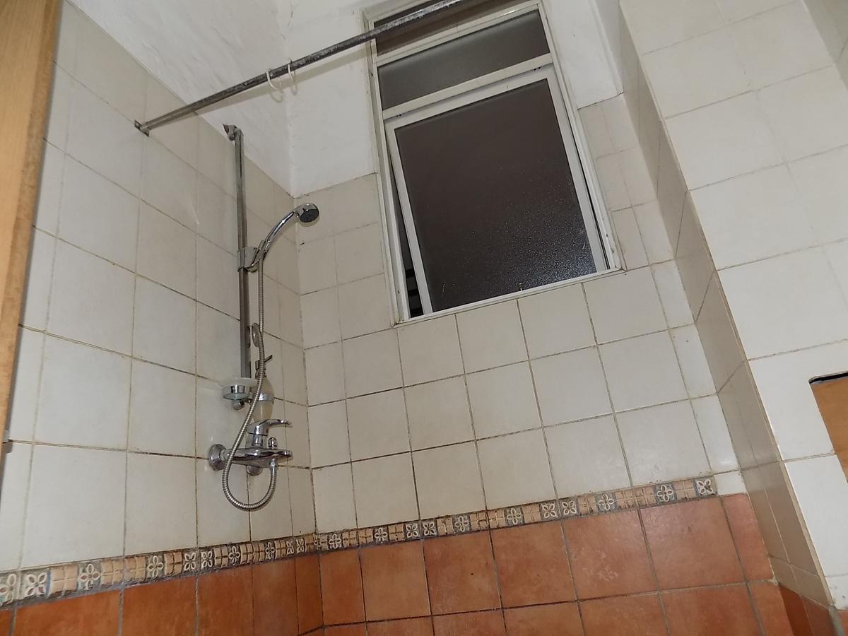 Aponye Hotel Kampala Luaran gambar