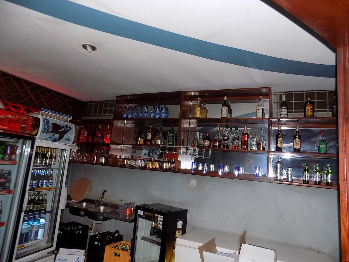 Aponye Hotel Kampala Luaran gambar