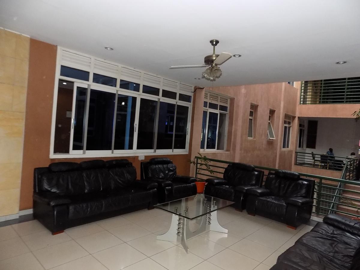 Aponye Hotel Kampala Luaran gambar