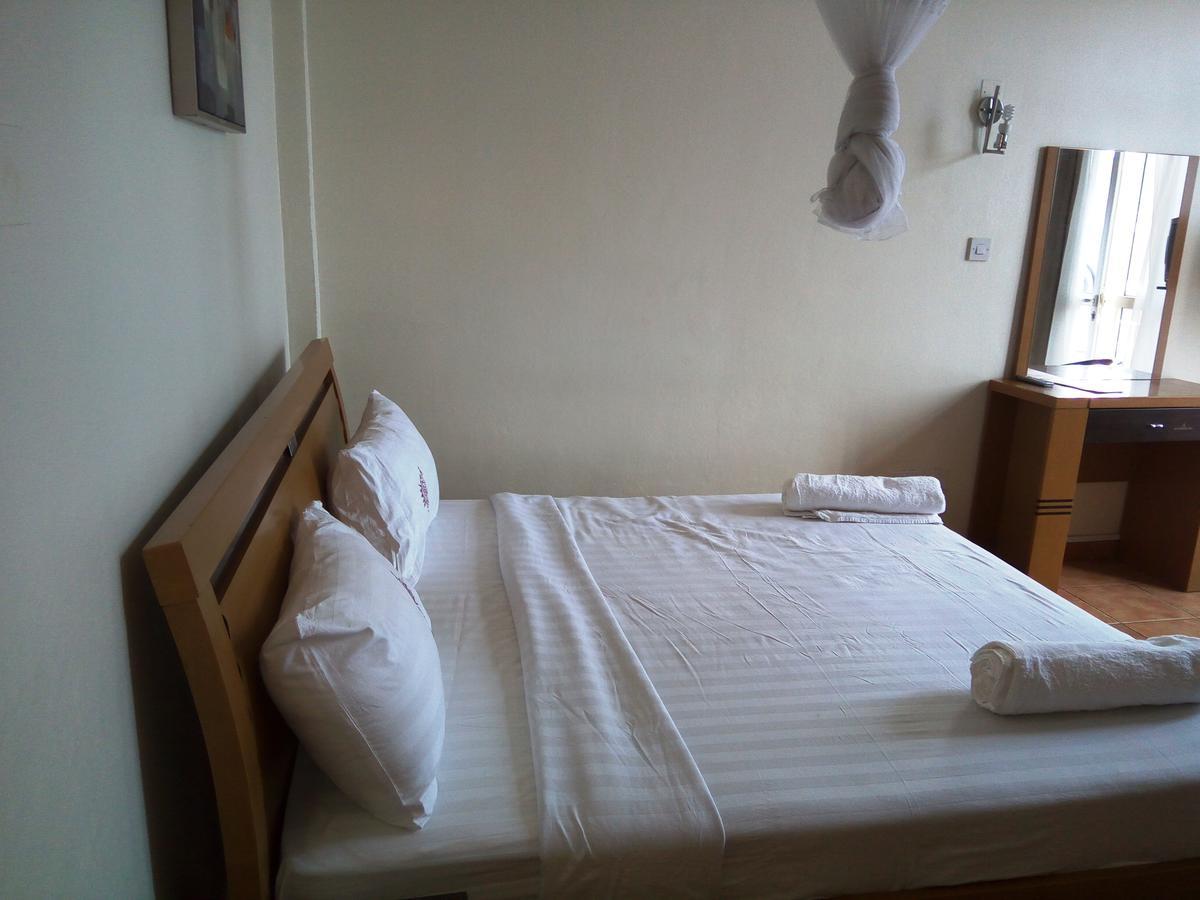 Aponye Hotel Kampala Luaran gambar