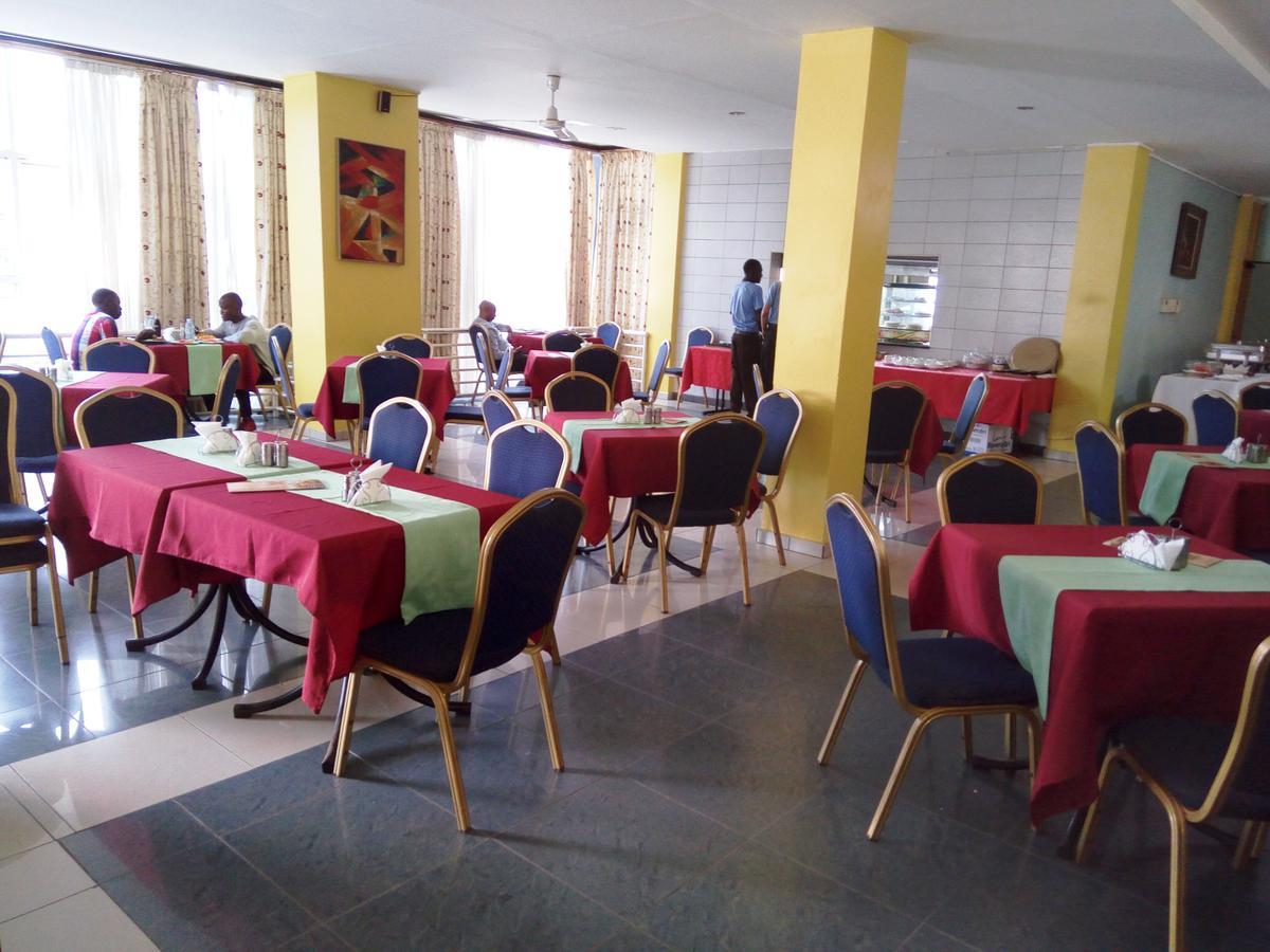 Aponye Hotel Kampala Luaran gambar