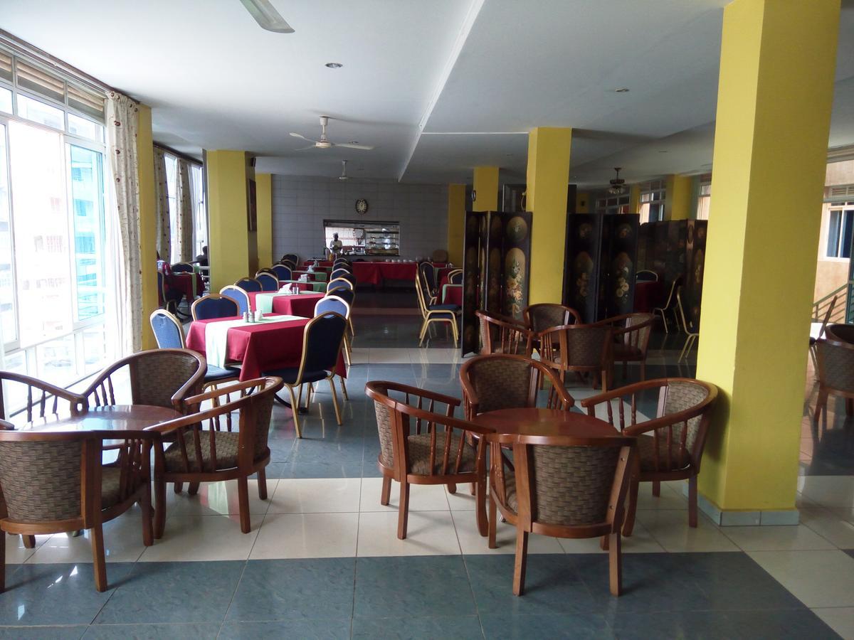 Aponye Hotel Kampala Luaran gambar