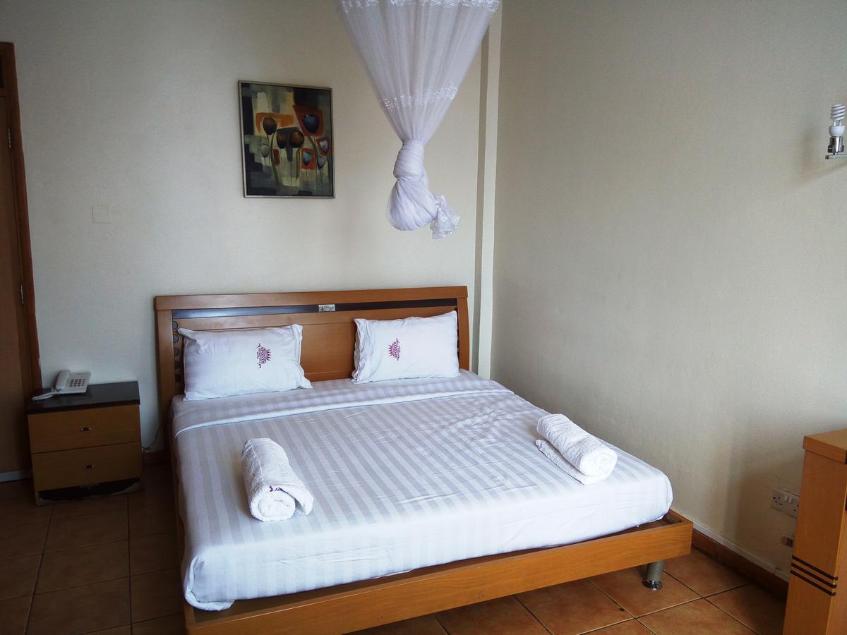 Aponye Hotel Kampala Luaran gambar