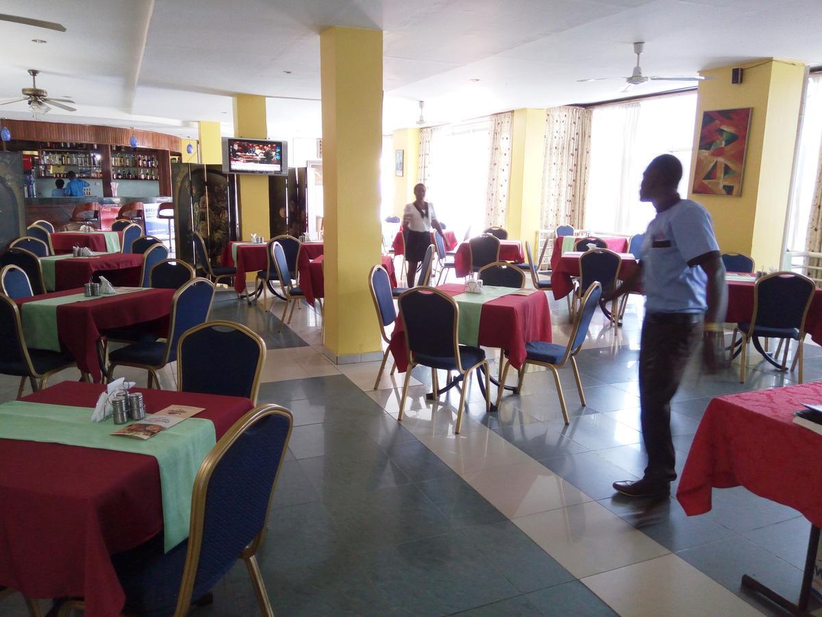 Aponye Hotel Kampala Luaran gambar