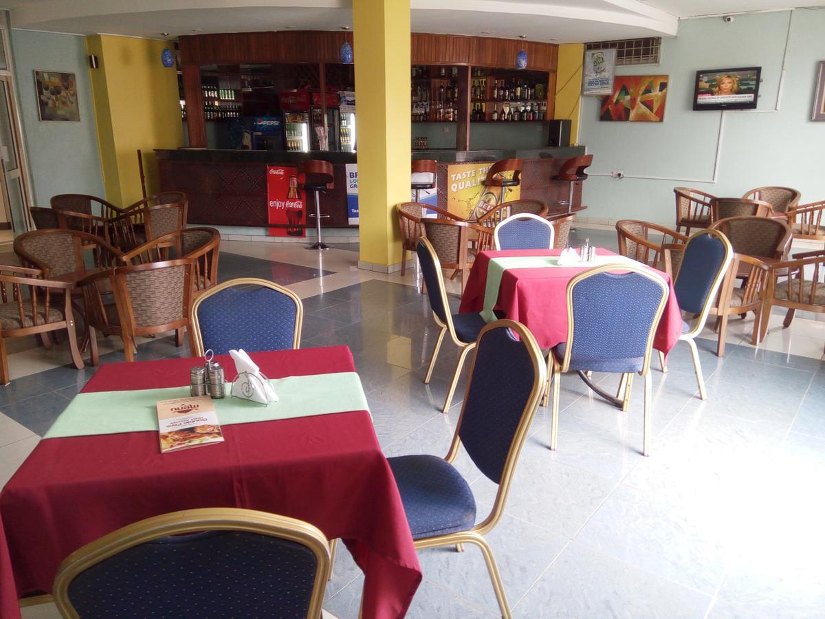 Aponye Hotel Kampala Luaran gambar