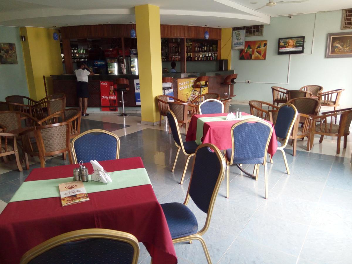 Aponye Hotel Kampala Luaran gambar