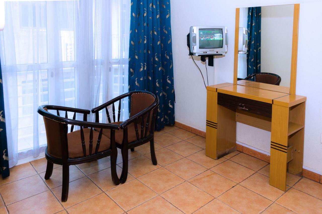 Aponye Hotel Kampala Luaran gambar