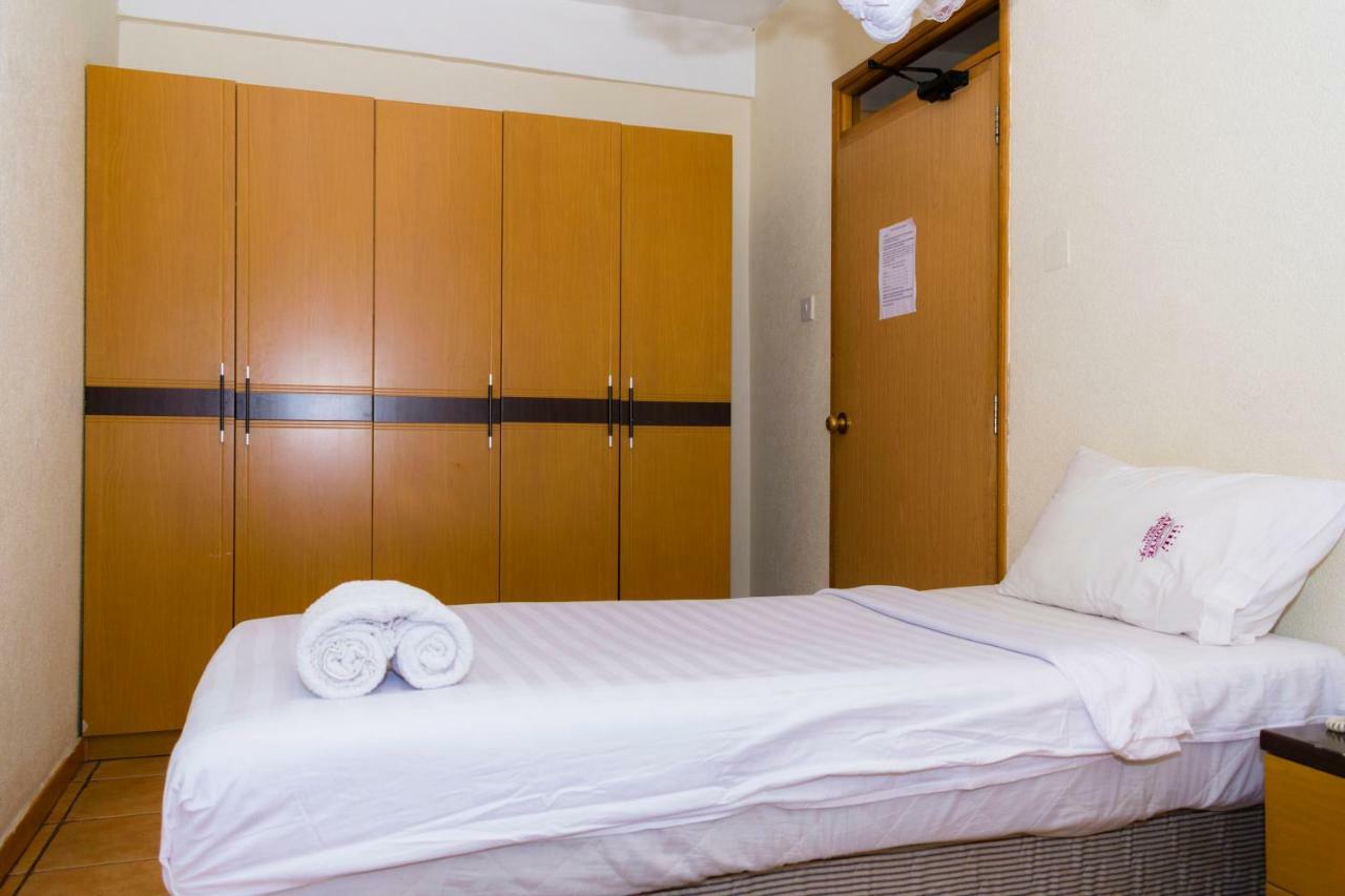 Aponye Hotel Kampala Luaran gambar